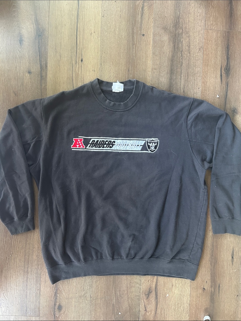 NFL Raiders Vintage Black Crewneck Sweatshirt !!  Large  !!